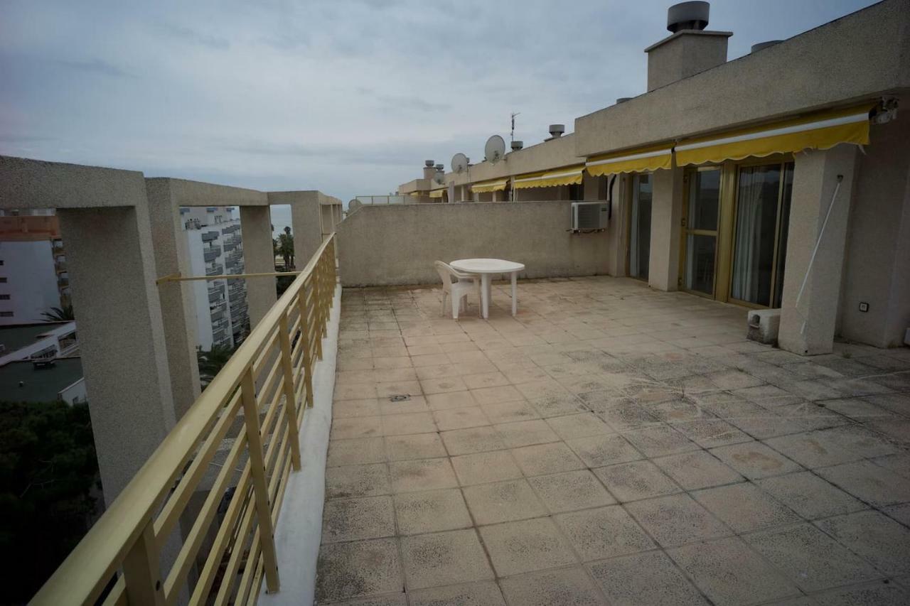 Cozy Beach Penthouse Salou Apartment Luaran gambar